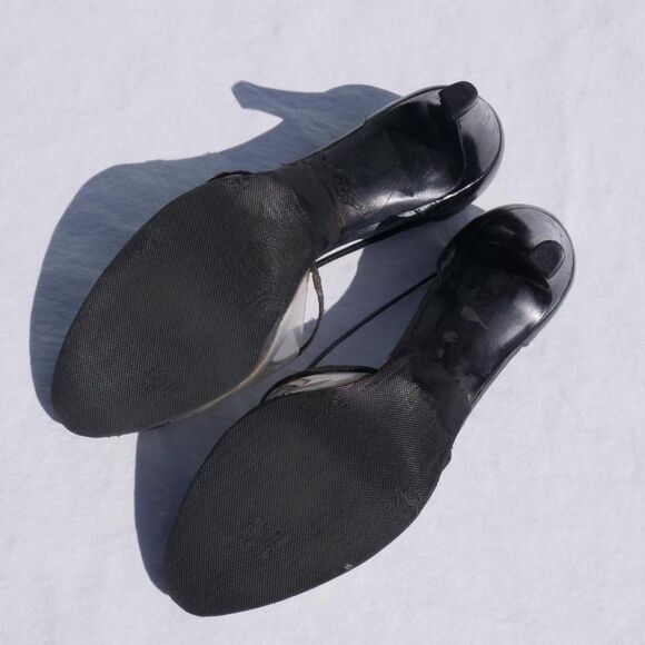 Vintage Giorgio Armani black T-strap heels - Picture 5 of 8